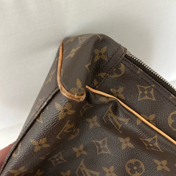 LOUIS VUITTON Manhattan Bag! Great pre-loved condition! - Picture 9 of 11